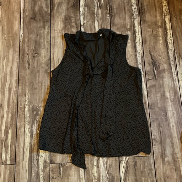 Perfect condition - just very wrinkly from being in drawer - Picture 2 of 7